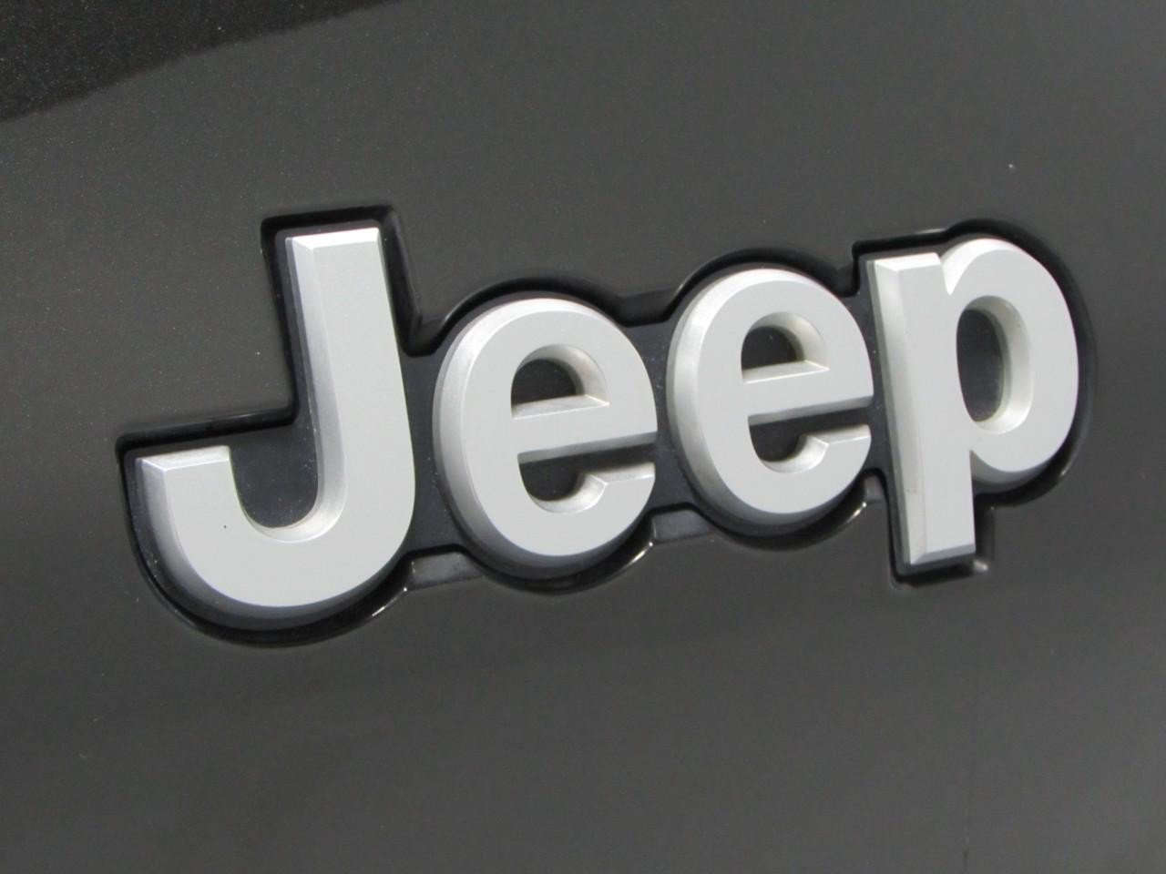 Used 2024 Jeep Grand Cherokee L Limited w/ Luxury Tech Group II AWD/4WD image 39