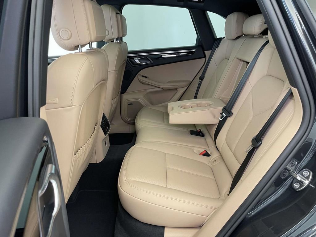 New 2026 Porsche Macan AWD/4WD image 18