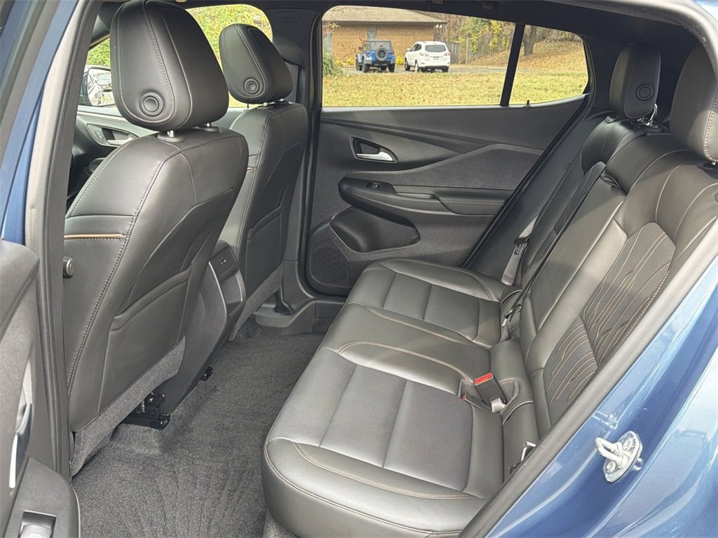 Used 2024 Buick Envista Avenir image 36