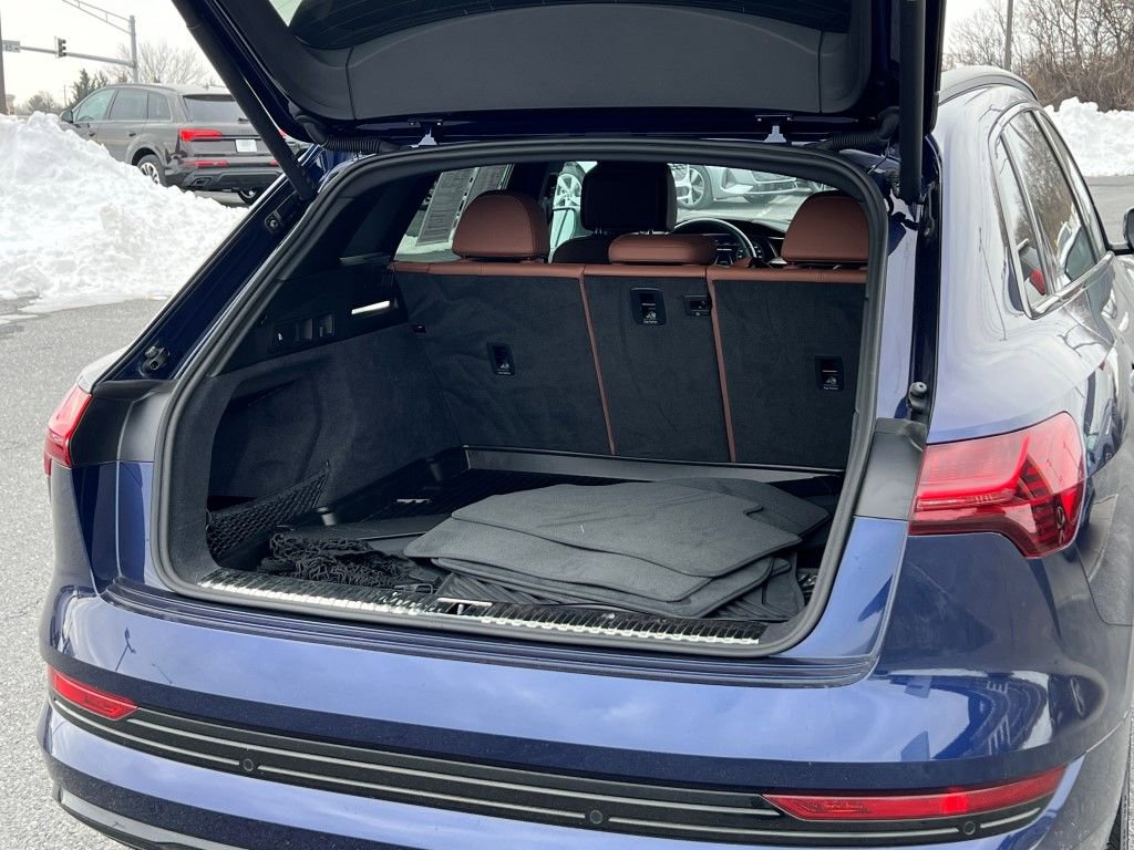 Certified 2022 Audi e-tron Premium w/ Convenience Plus Package image 17