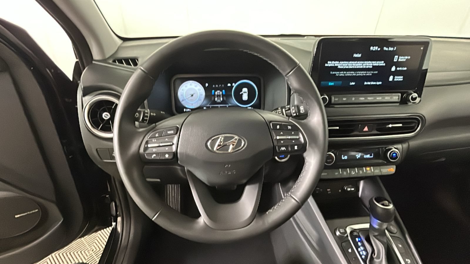 Used 2023 Hyundai Kona Limited AWD/4WD image 18