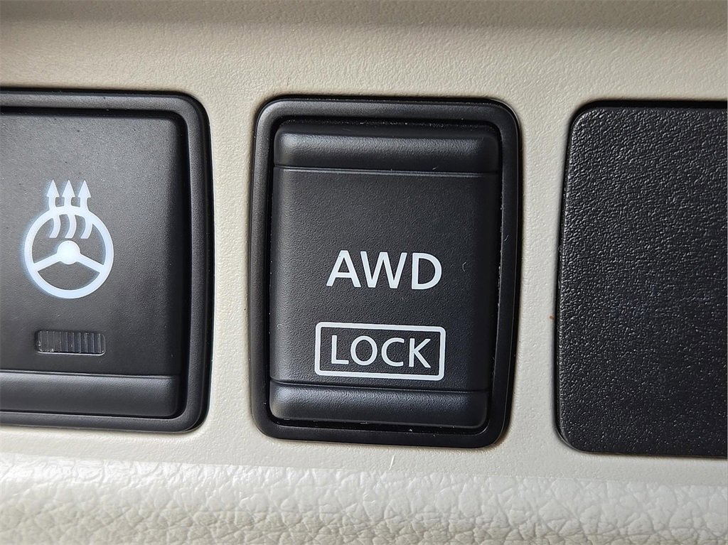 Used 2018 Nissan Rogue Sport SV w/ SV Technology Package image 26