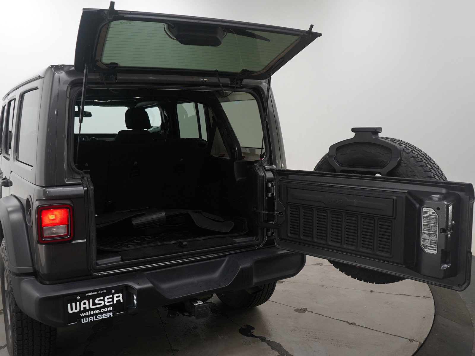 Used 2021 Jeep Wrangler Unlimited Sport w/ Dual Top Group image 9