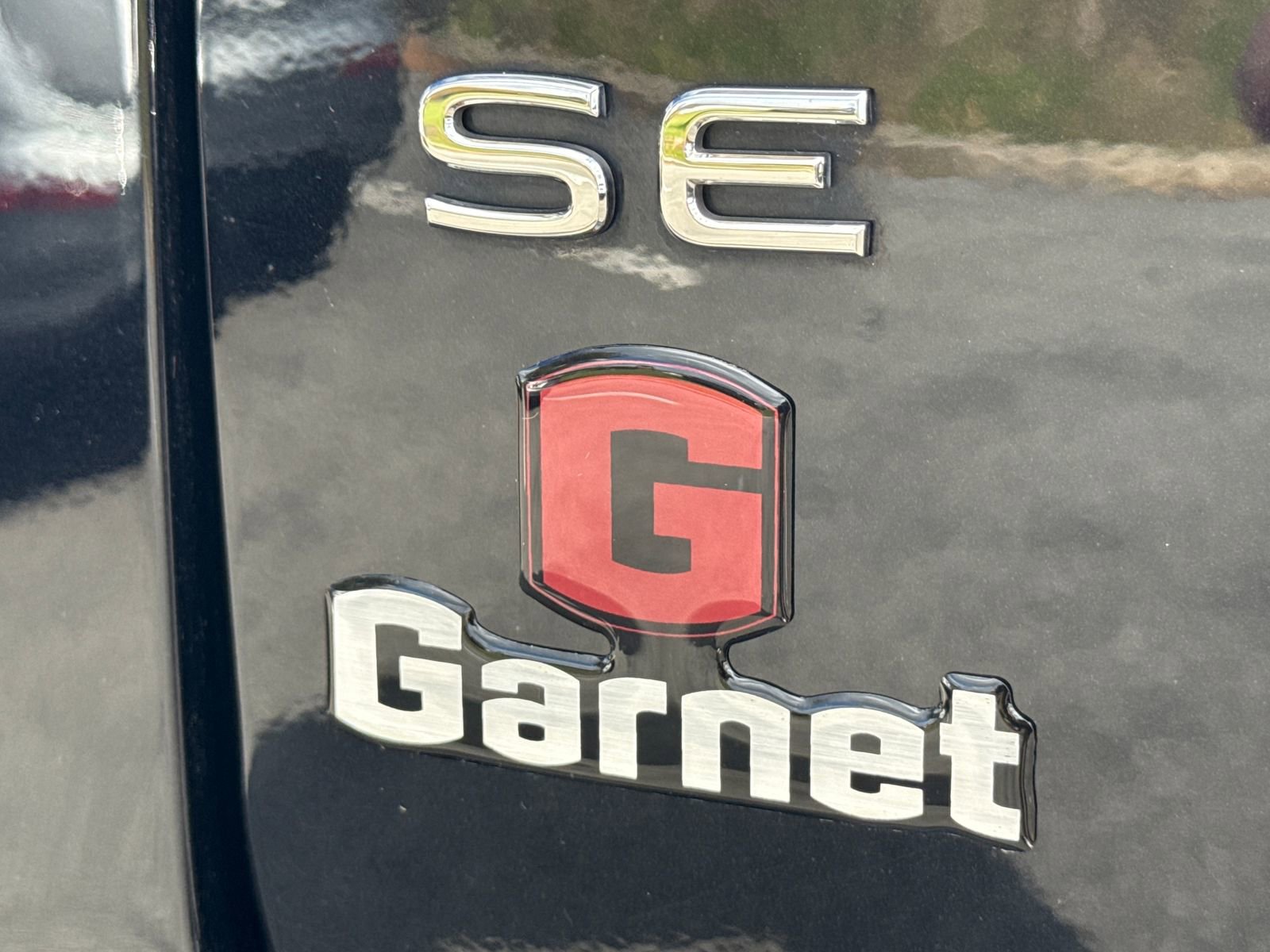 Certified 2022 Volkswagen Tiguan SE R-Line image 34