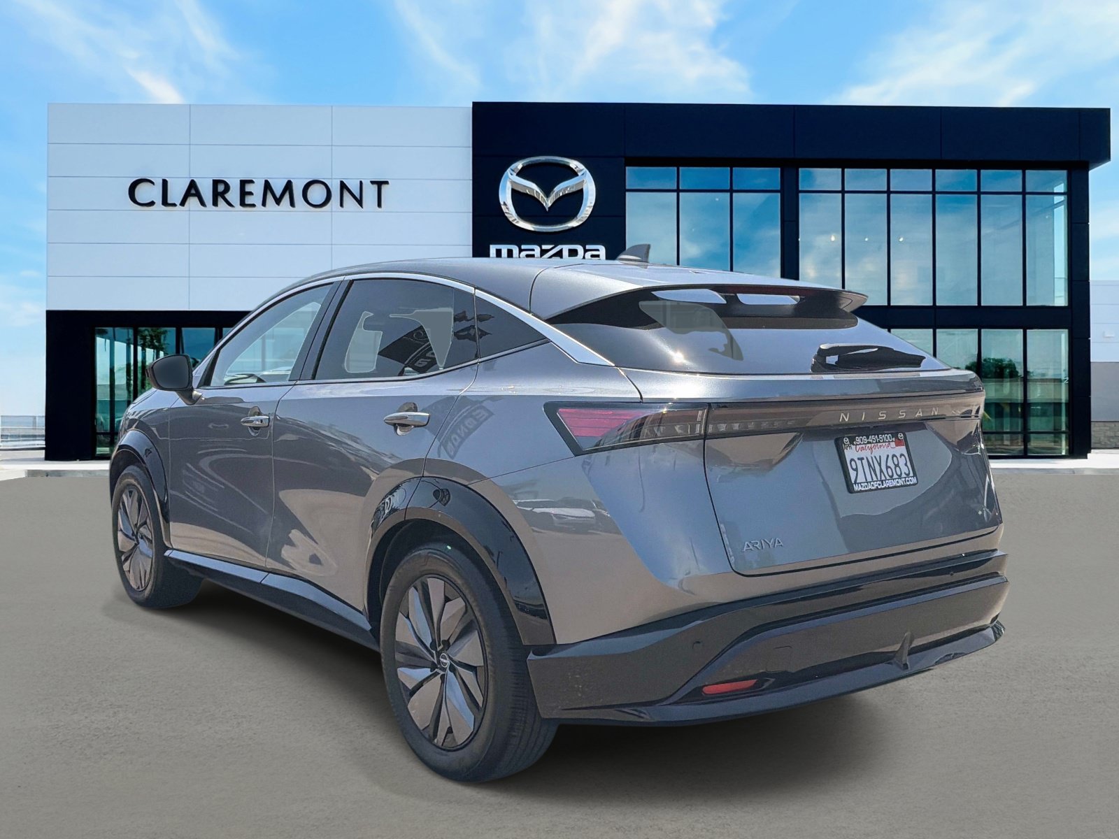 Used 2025 Nissan Ariya FWD image 6