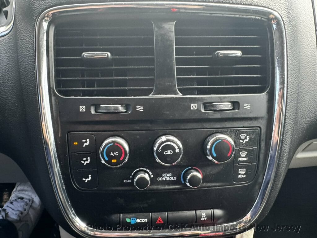 Used 2019 Dodge Grand Caravan SE w/ UConnect Hands-Free Group FWD image 19