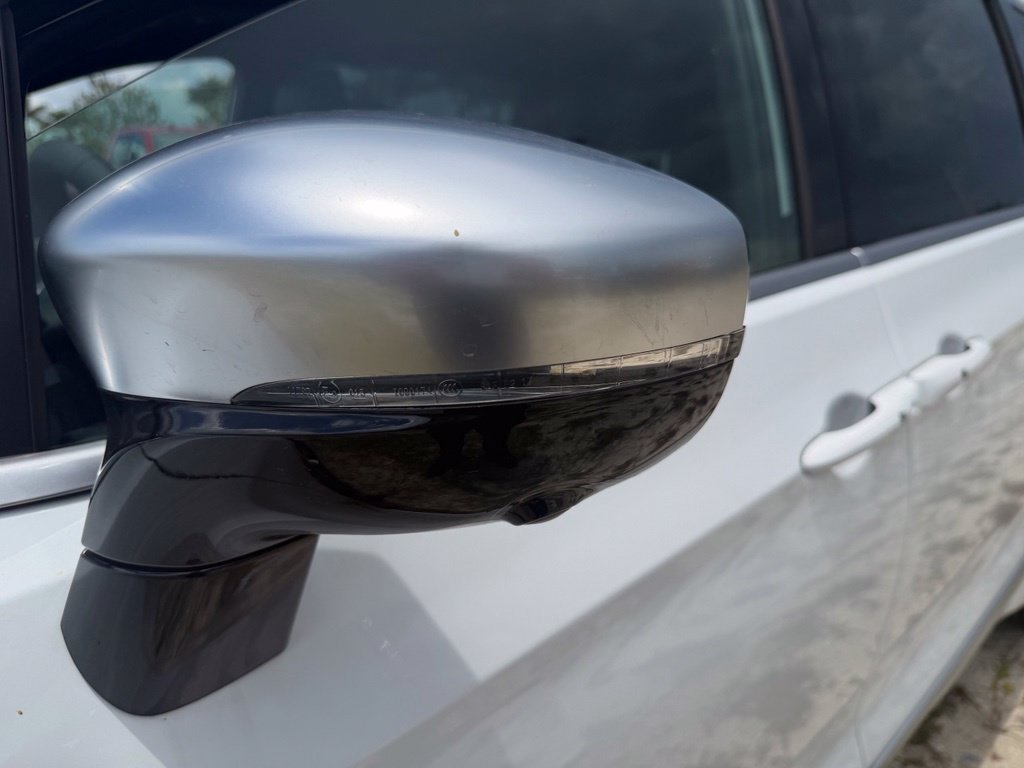 New 2027 Chrysler Pacifica Pinnacle w/ Theater Group FWD image 32