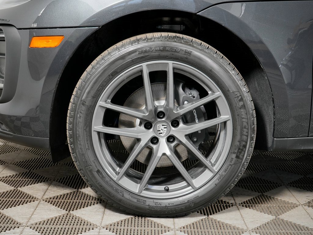 New 2026 Porsche Macan Turbo image 39