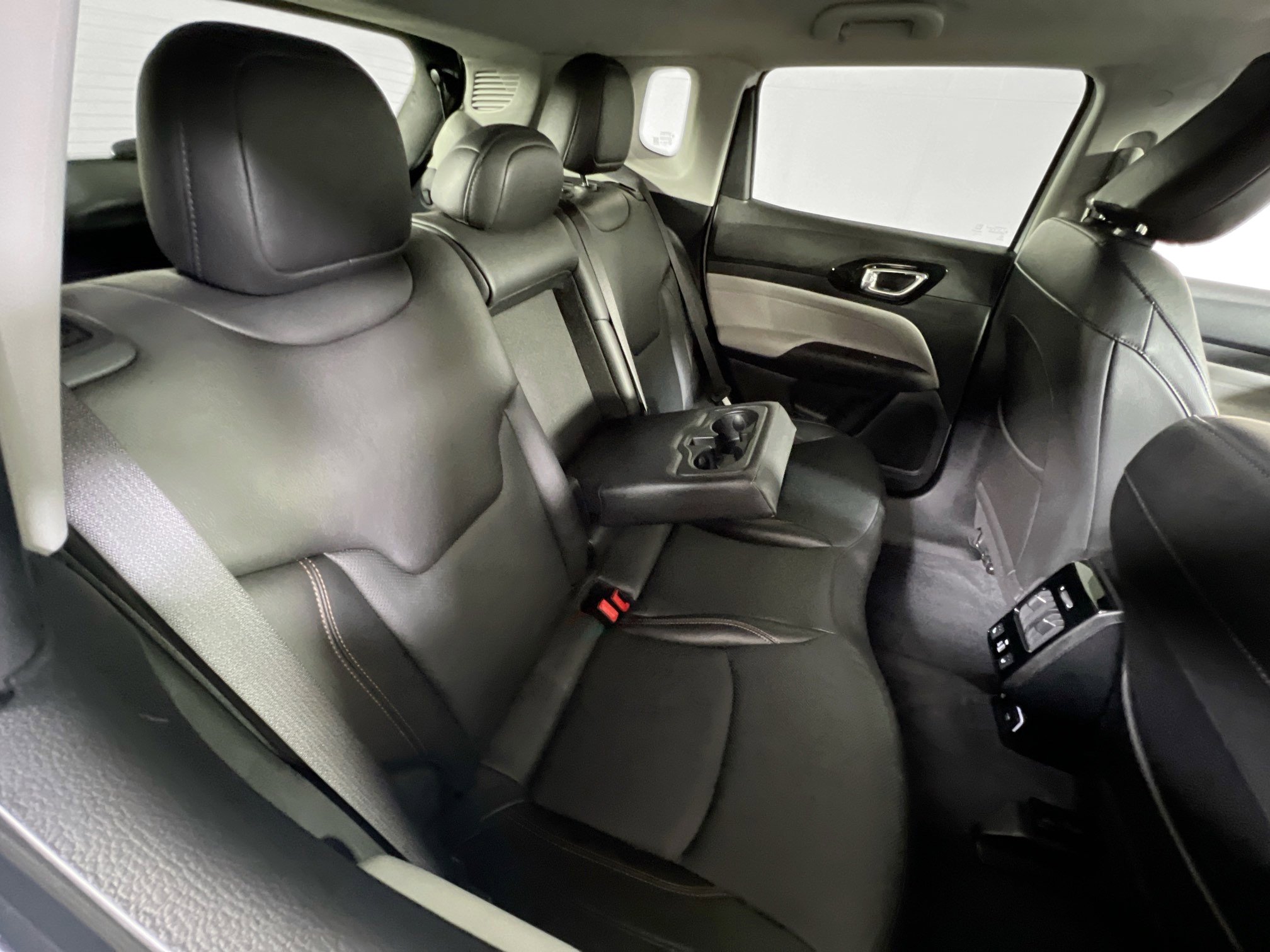 Used 2022 Jeep Compass Limited w/ Elite Group image 24