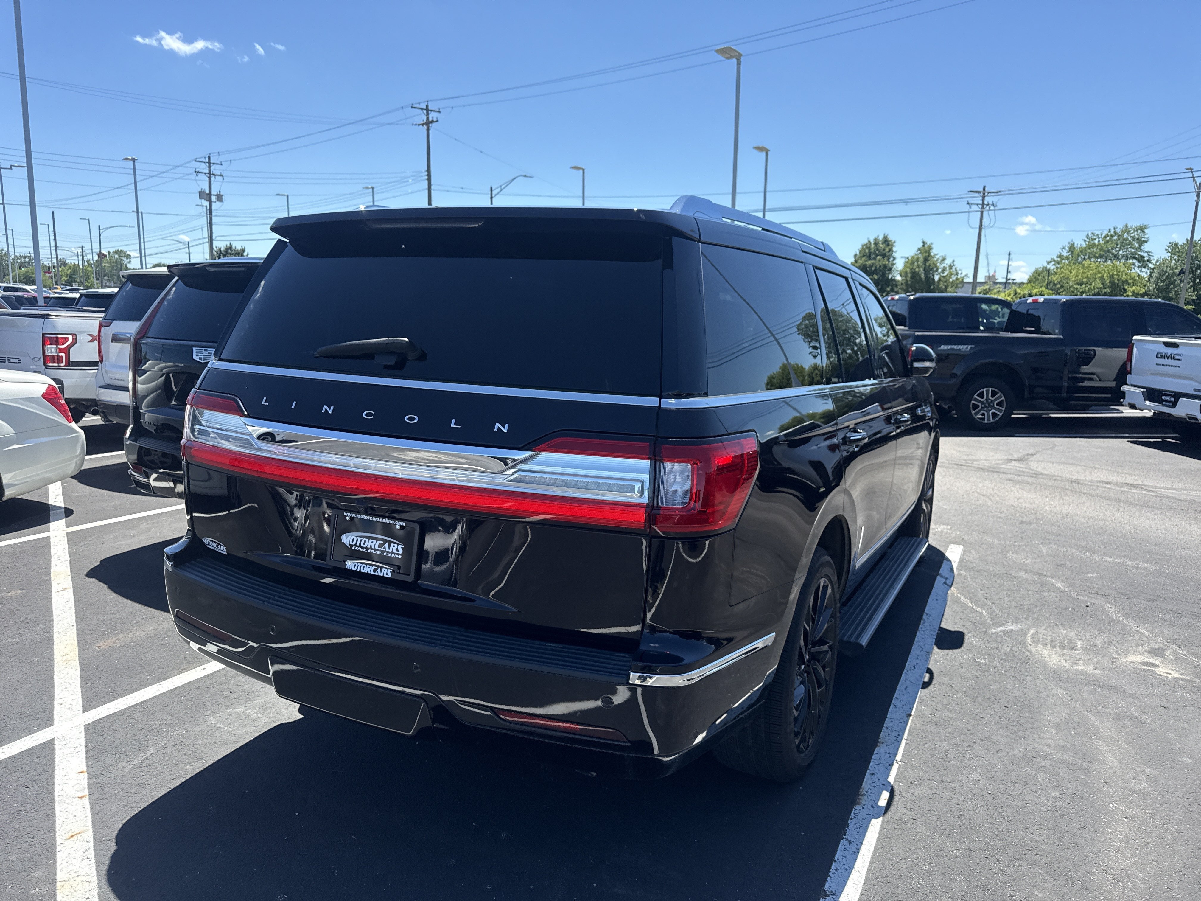Used 2021 Lincoln Navigator Reserve AWD/4WD image 4