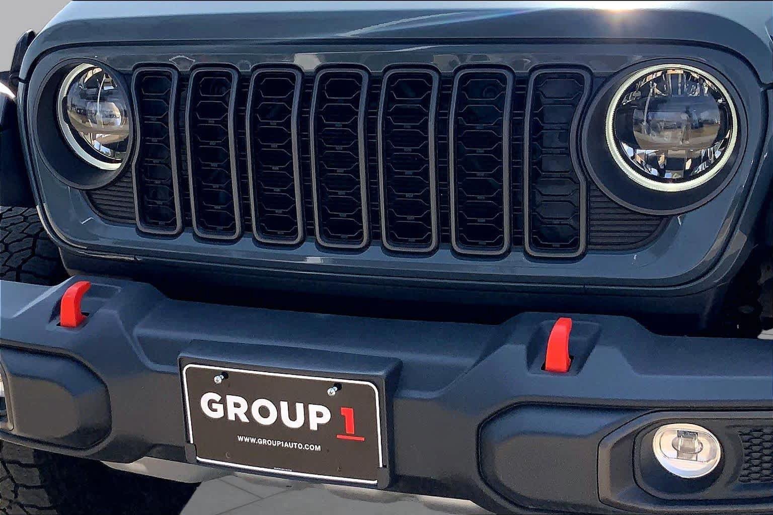Used 2024 Jeep Gladiator Mojave w/ Safety Group AWD/4WD image 30