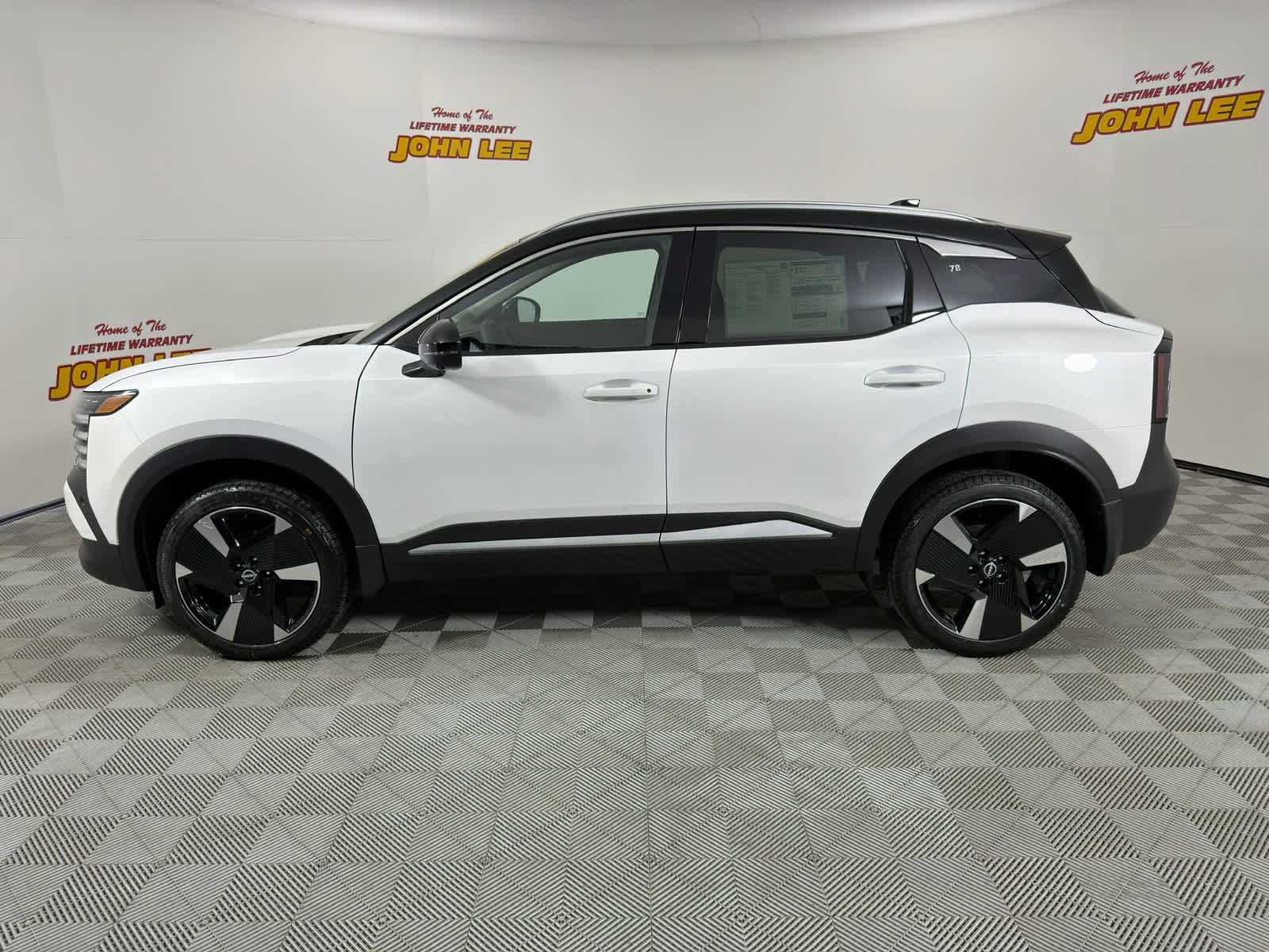 New 2026 Nissan Kicks SR w/ SR Premium Package image 2