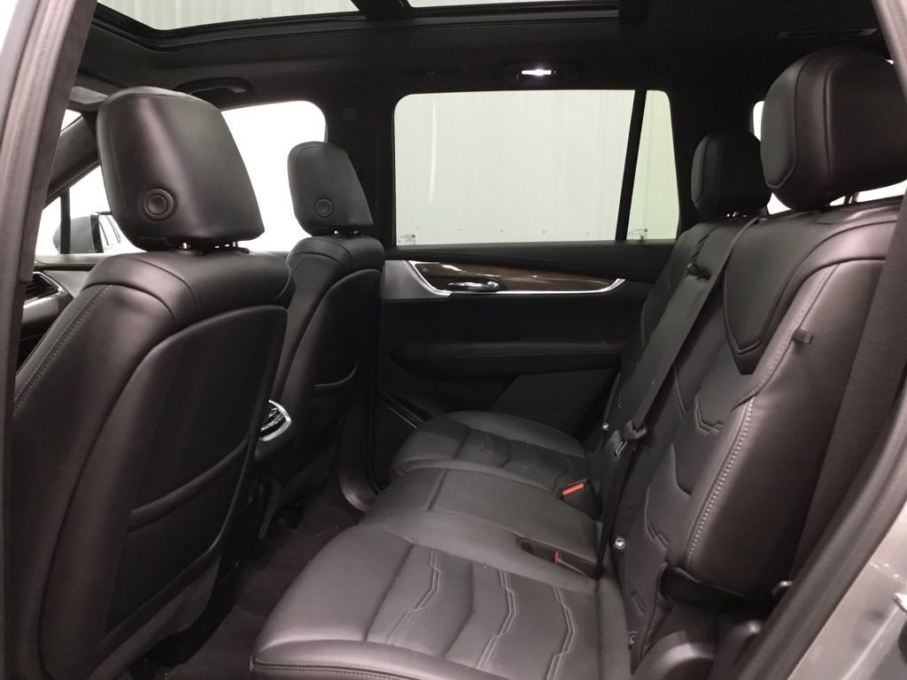 Used 2023 Cadillac XT6 Sport w/ Platinum Package image 12