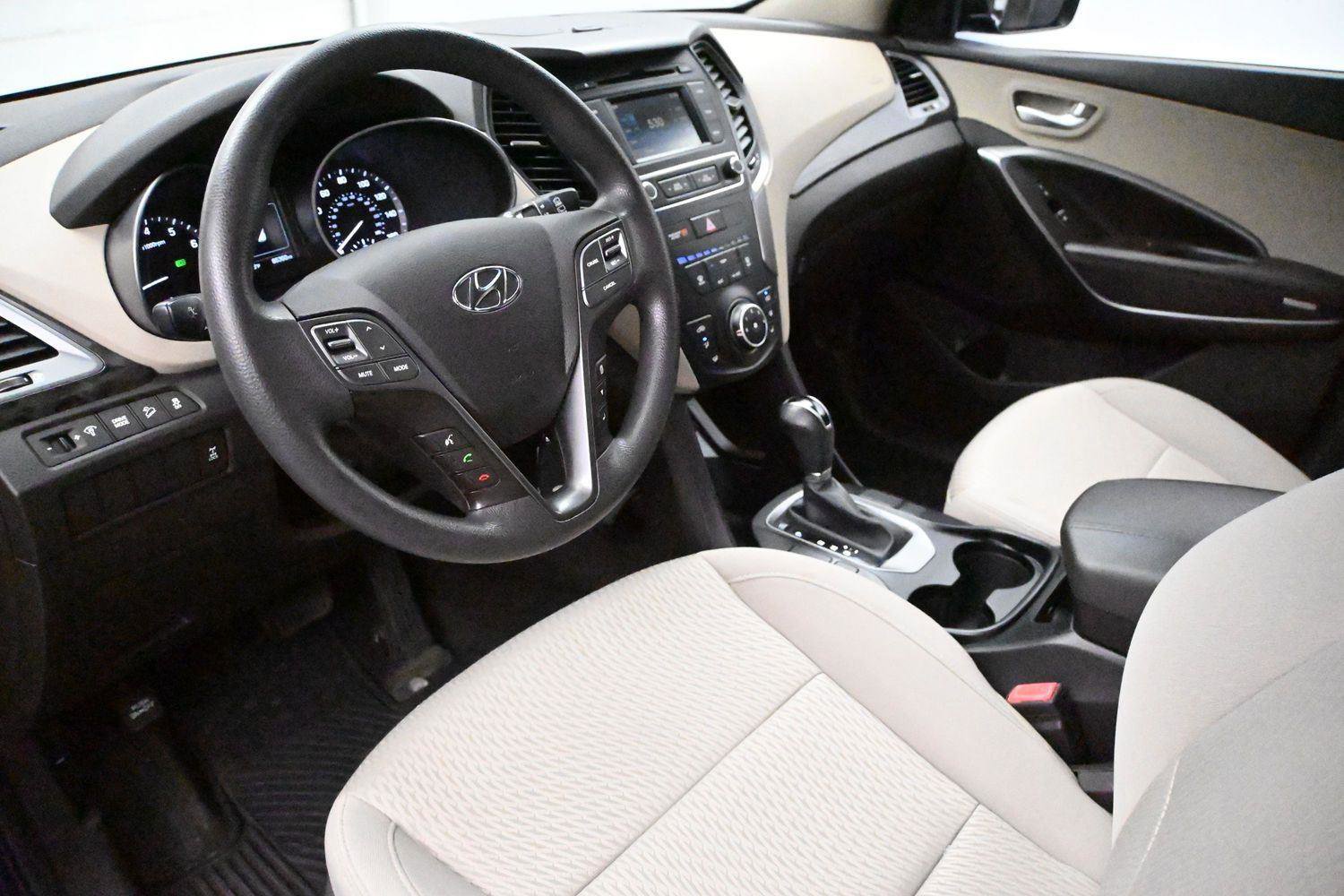 Used 2017 Hyundai Santa Fe Sport AWD/4WD image 2