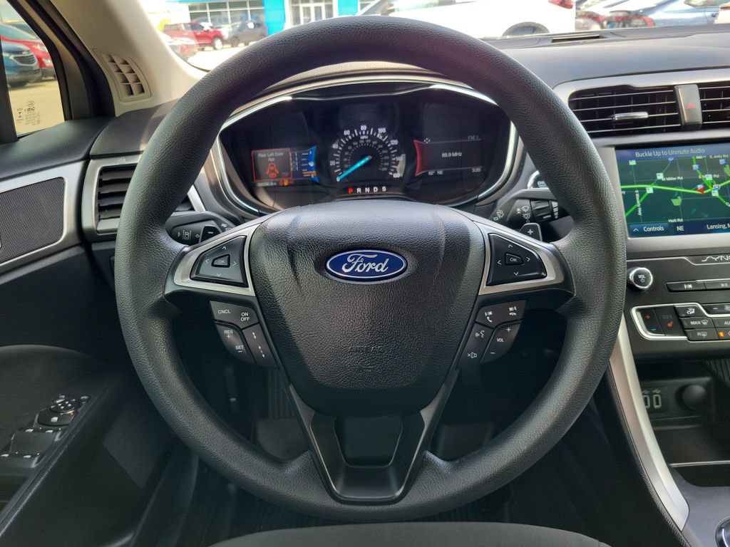 Used 2020 Ford Fusion SE AWD/4WD image 34