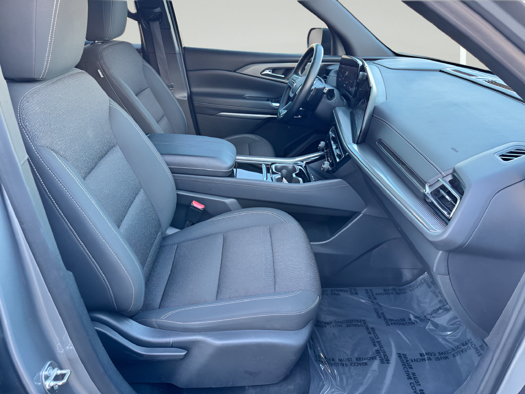 Used 2024 Chevrolet Traverse LT FWD image 28