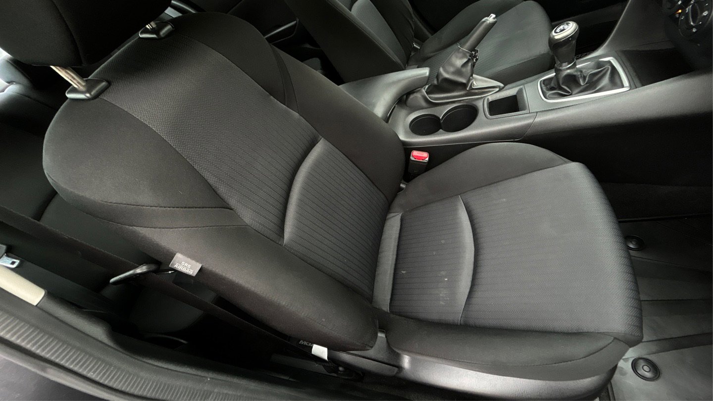 Used 2014 MAZDA MAZDA3 i Sport image 21