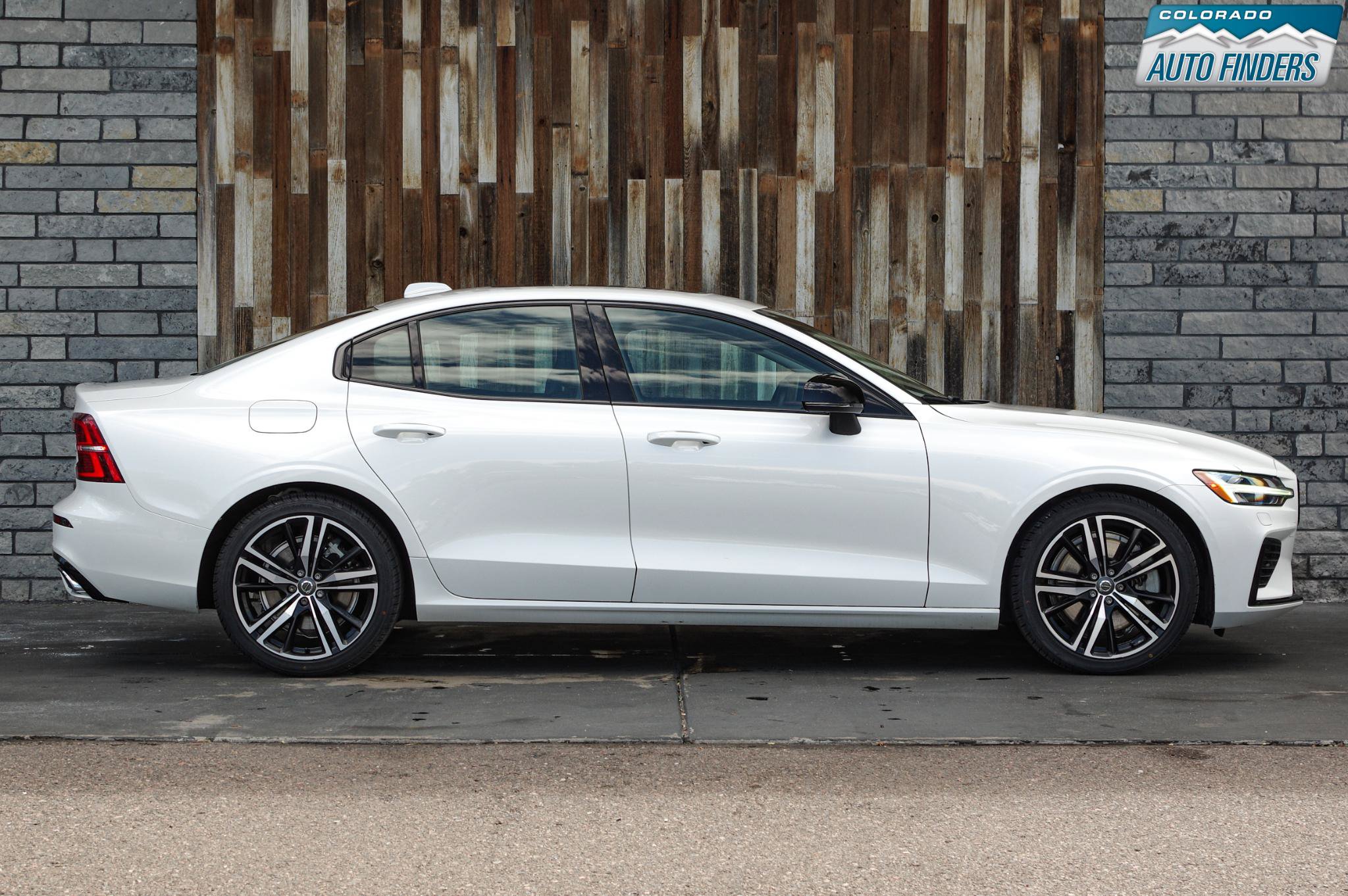 Used 2022 Volvo S60 T8 R-Design Expression w/ Premium Package AWD/4WD image 8