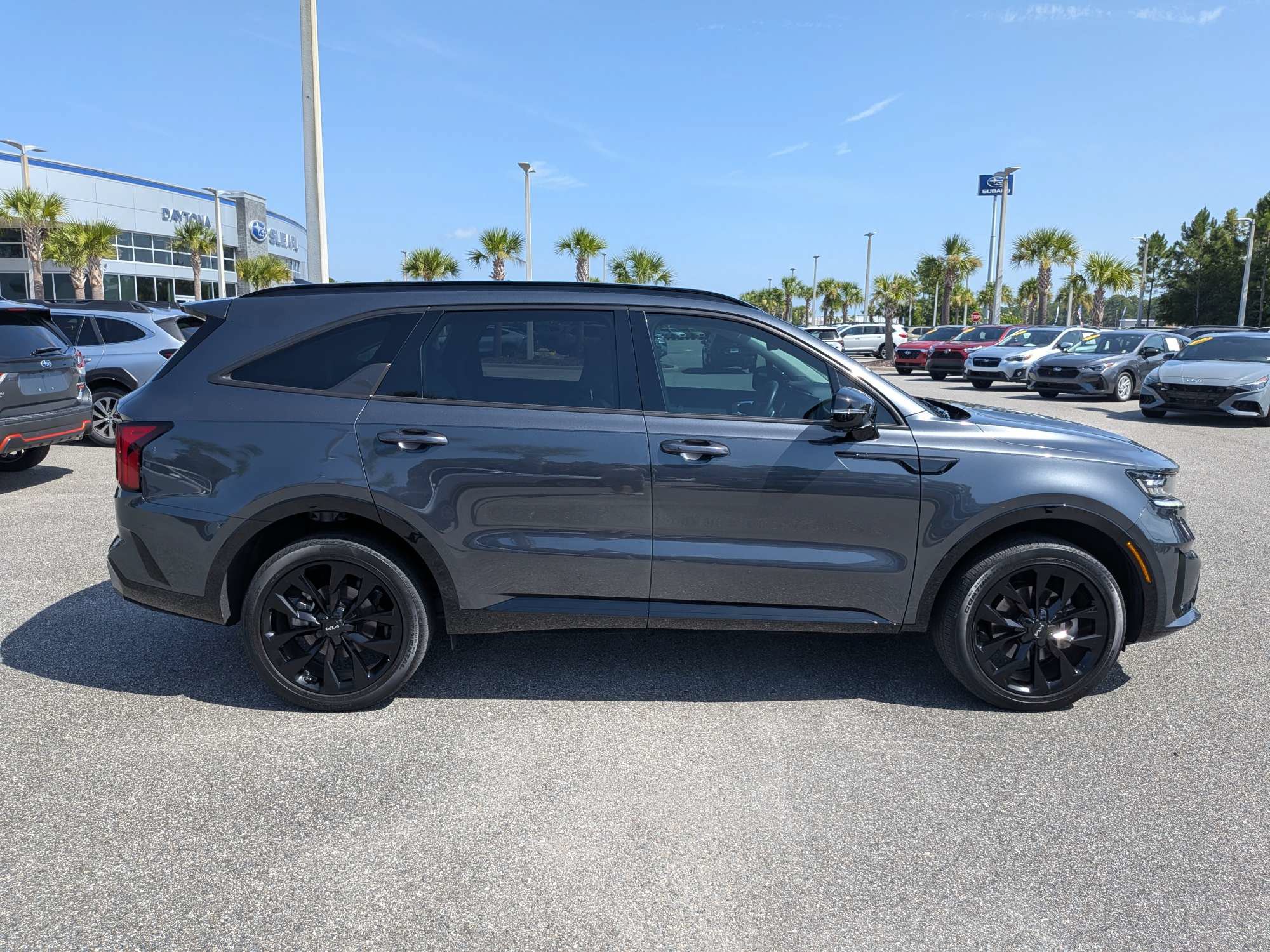 Used 2023 Kia Sorento SX AWD/4WD image 3