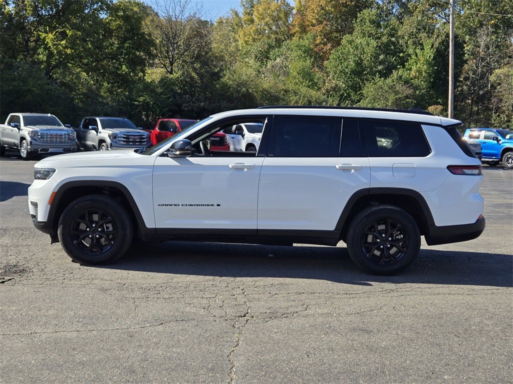 Used 2024 Jeep Grand Cherokee L Laredo image 6