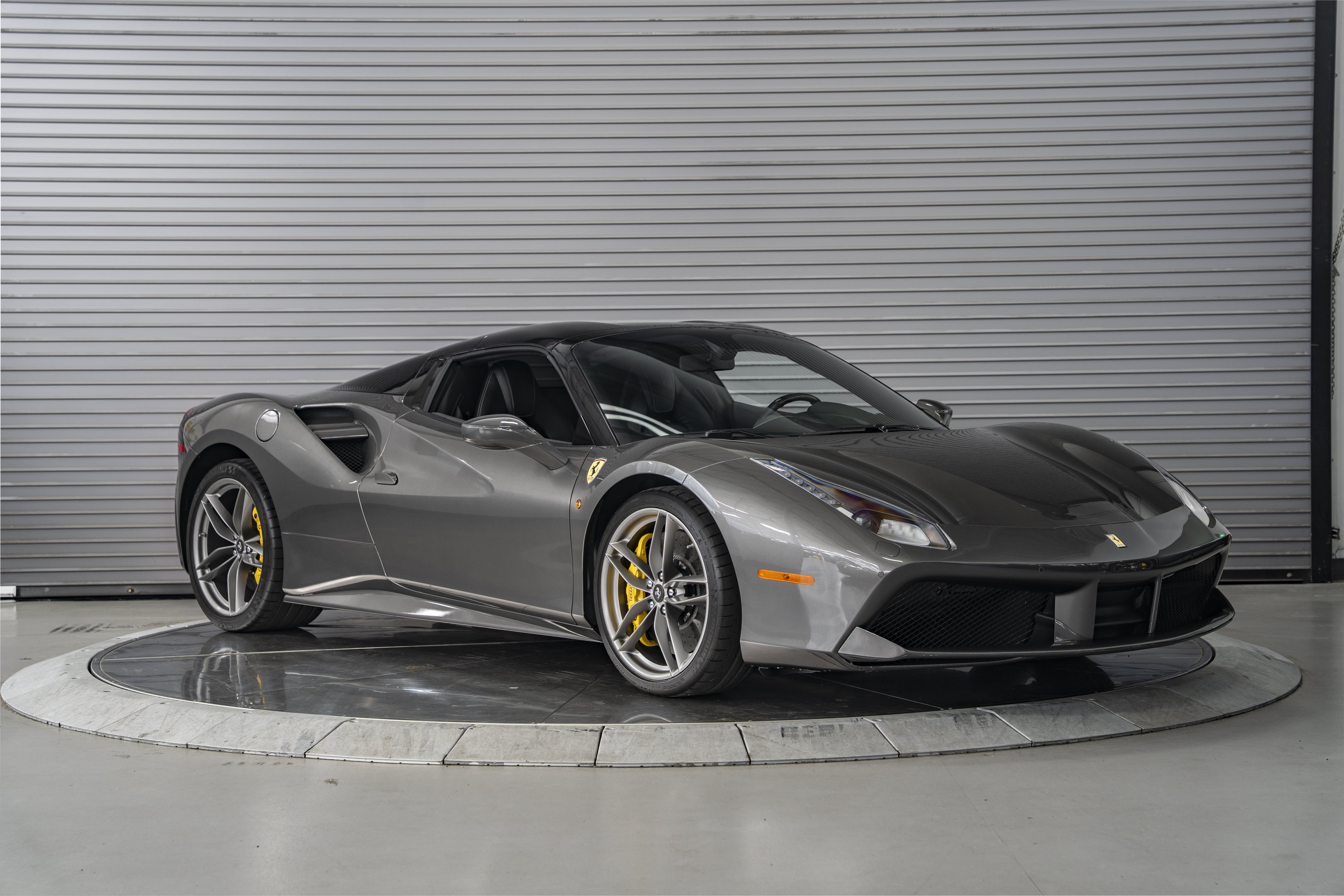 Used 2019 Ferrari 488 Spider RWD image 9