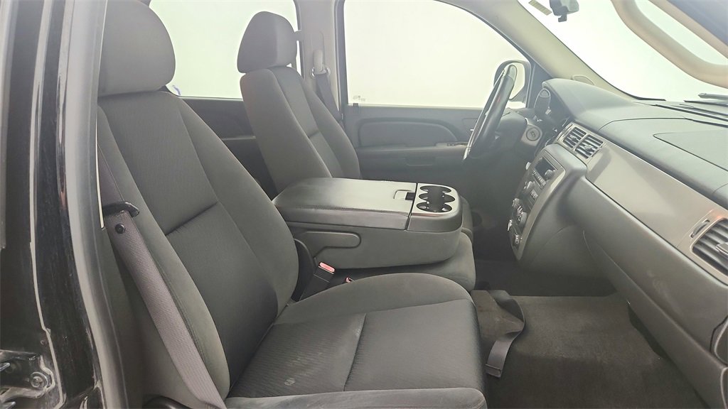 Used 2009 Chevrolet Suburban LS image 30