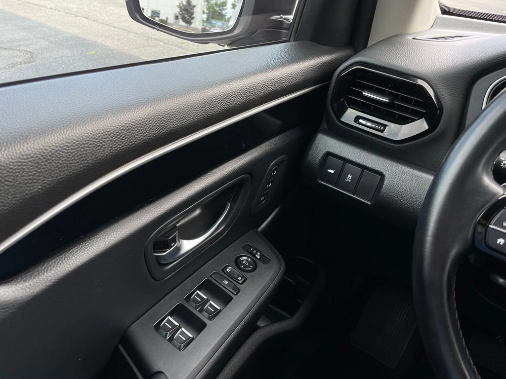 Certified 2025 Honda Pilot Touring image 22