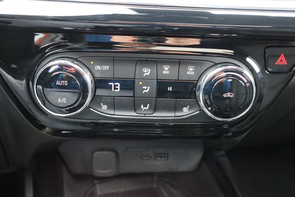 Used 2024 Chevrolet Trax RS w/ Sunroof Package image 12