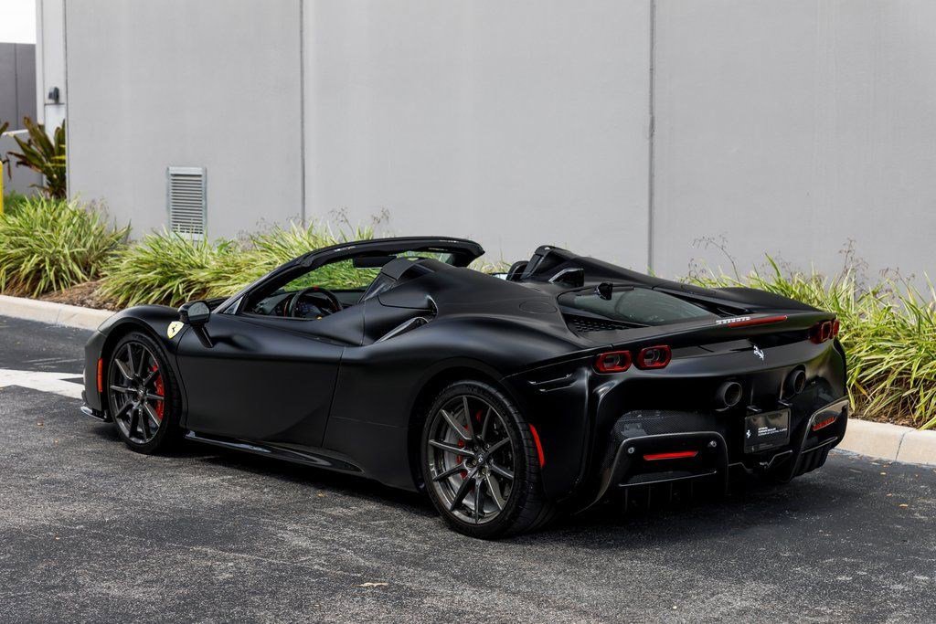Used 2022 Ferrari SF90 Spider image 3