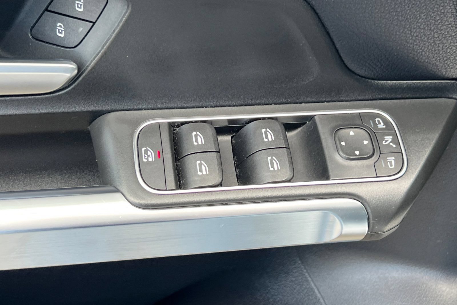 Used 2022 Mercedes-Benz GLB 250 image 15