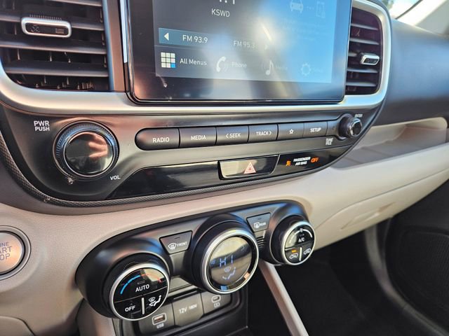 Used 2025 Hyundai Venue SEL image 26