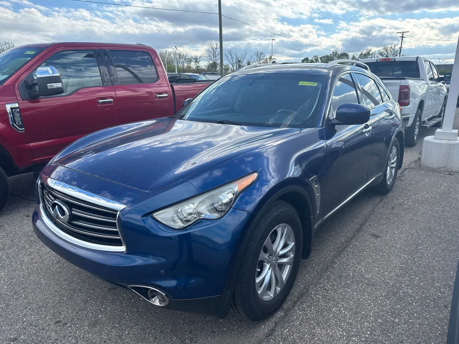 Used 2013 INFINITI FX37 AWD w/ Premium Pkg image 2