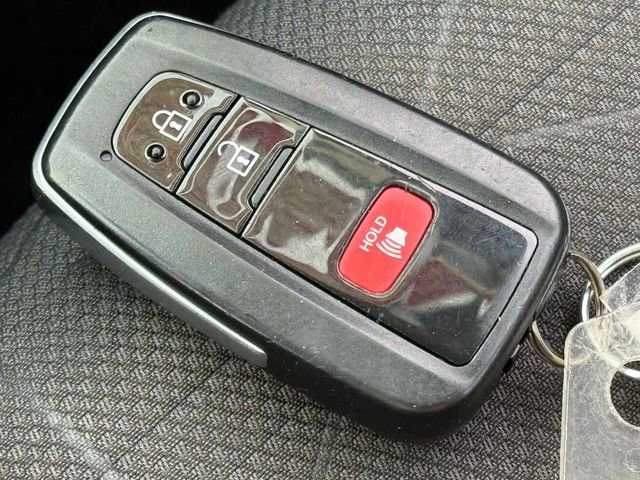 Used 2019 Toyota RAV4 XLE w/ Carpet Mat Package image 22