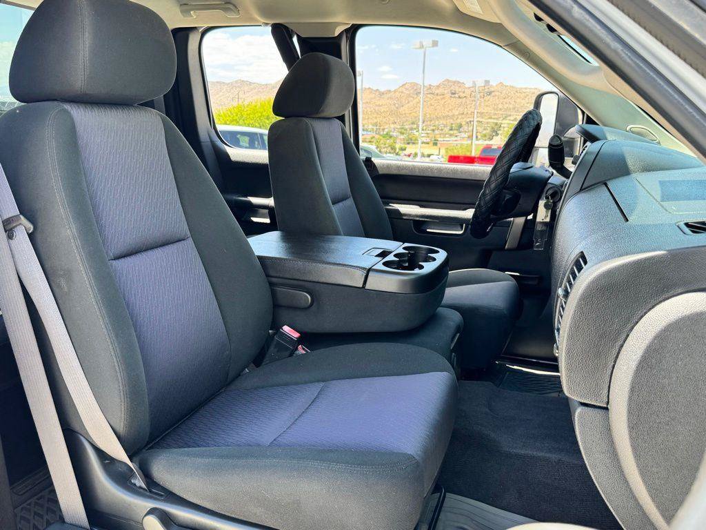 Used 2011 Chevrolet Silverado 2500 LT w/ Interior Plus Package AWD/4WD image 33