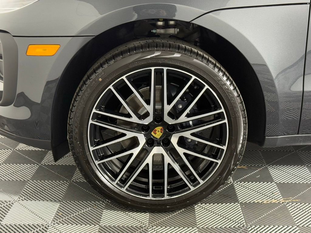 New 2026 Porsche Macan image 11