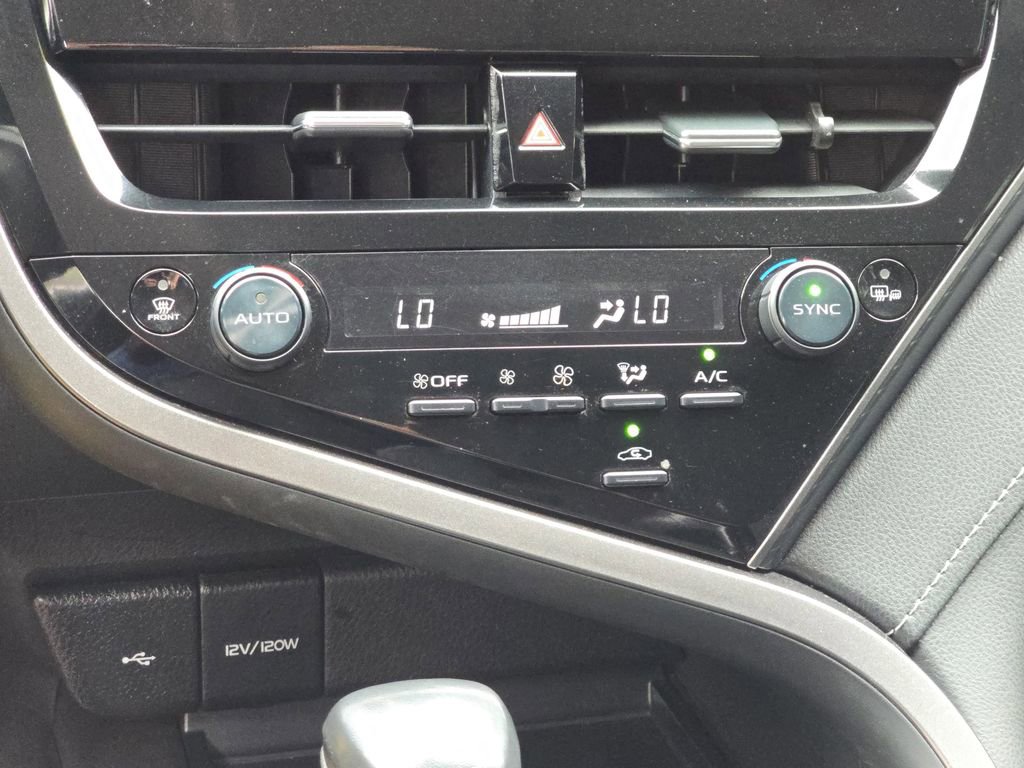 Used 2022 Toyota Camry SE image 29