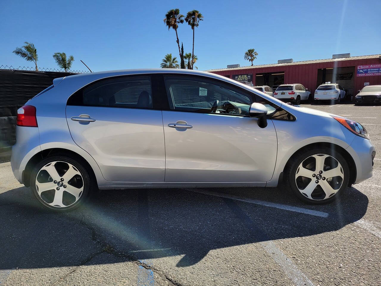 Used 2013 Kia Rio SX w/ Premium Pkg FWD image 7