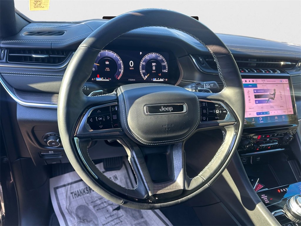 Used 2025 Jeep Grand Cherokee L Overland w/ Advanced Protech Group III image 17