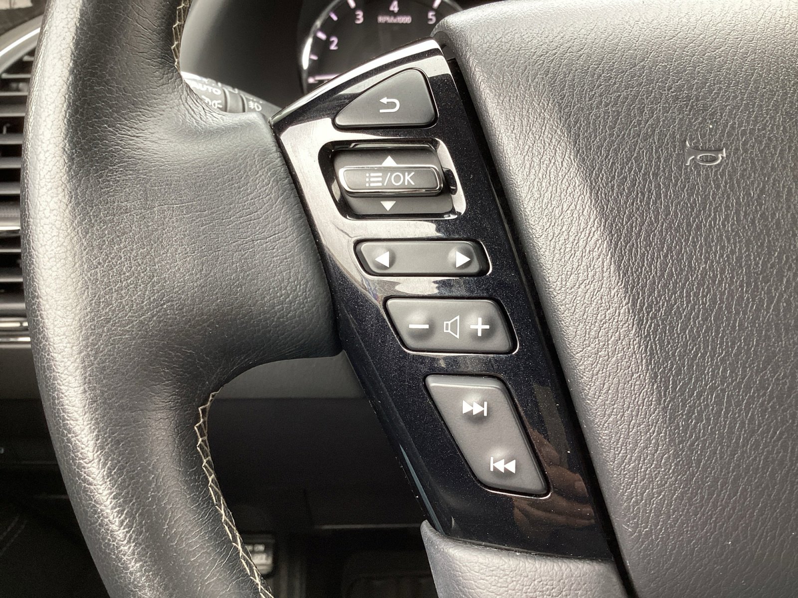 Used 2022 INFINITI QX80 Luxe w/ Cargo Package image 20