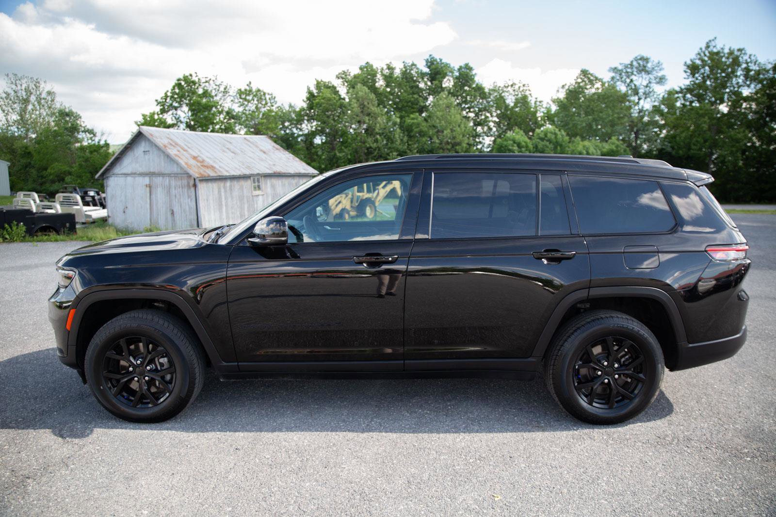 Used 2024 Jeep Grand Cherokee L Laredo image 7