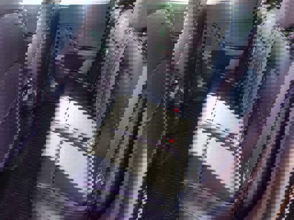 Used 2022 Tesla Model Y Long Range image 16