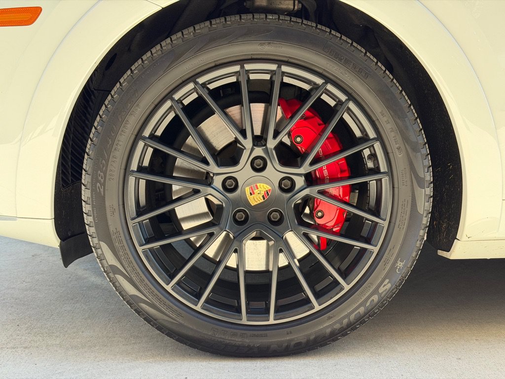 Used 2023 Porsche Cayenne GTS AWD/4WD image 17