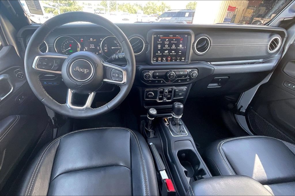 Used 2023 Jeep Wrangler Unlimited Sahara AWD/4WD image 15