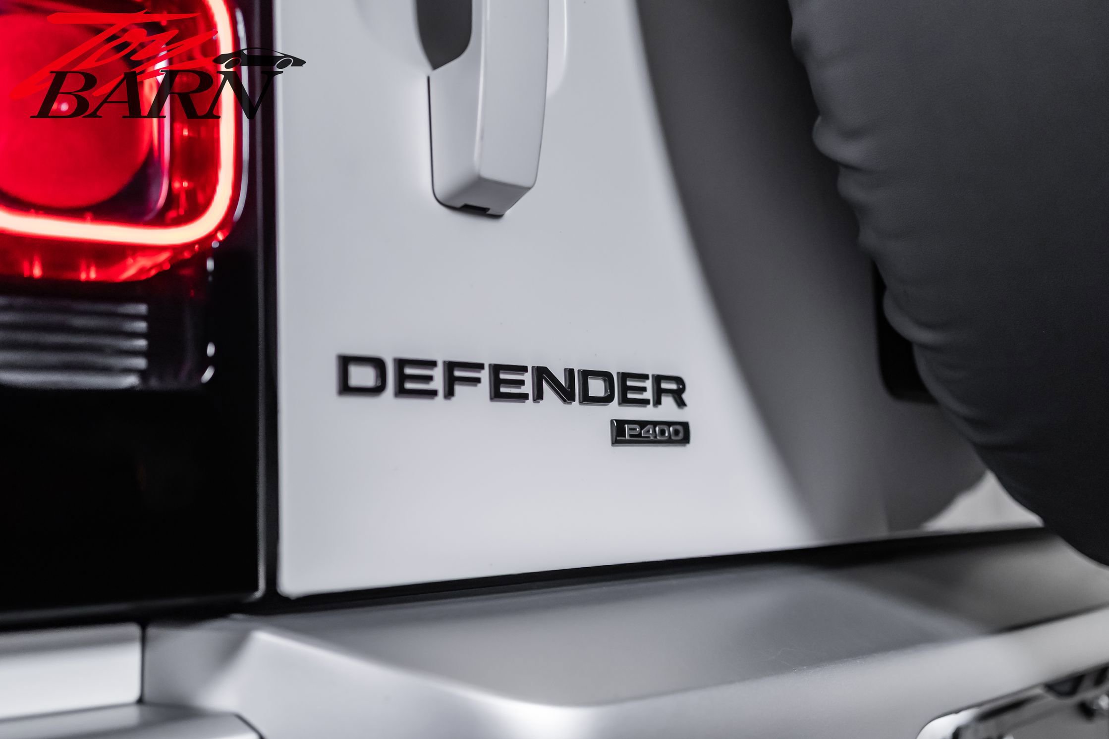 Used 2023 Land Rover Defender 130 SE image 13