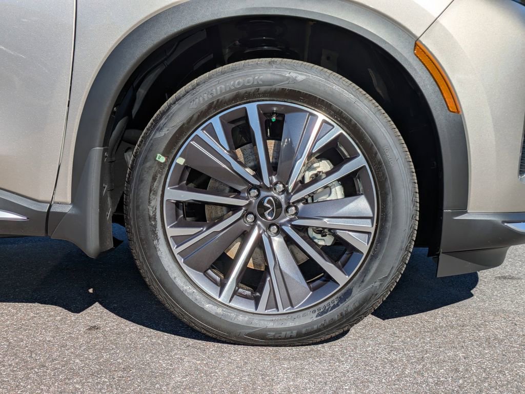 New 2026 INFINITI QX60 Luxe w/ Family Package image 11