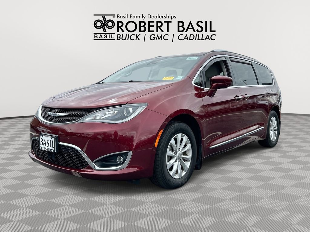 Used 2019 Chrysler Pacifica Touring-L w/ Advanced Safetytec Group FWD image 1