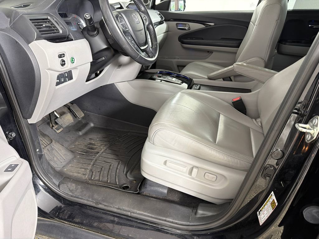 Used 2017 Honda Pilot Touring image 11