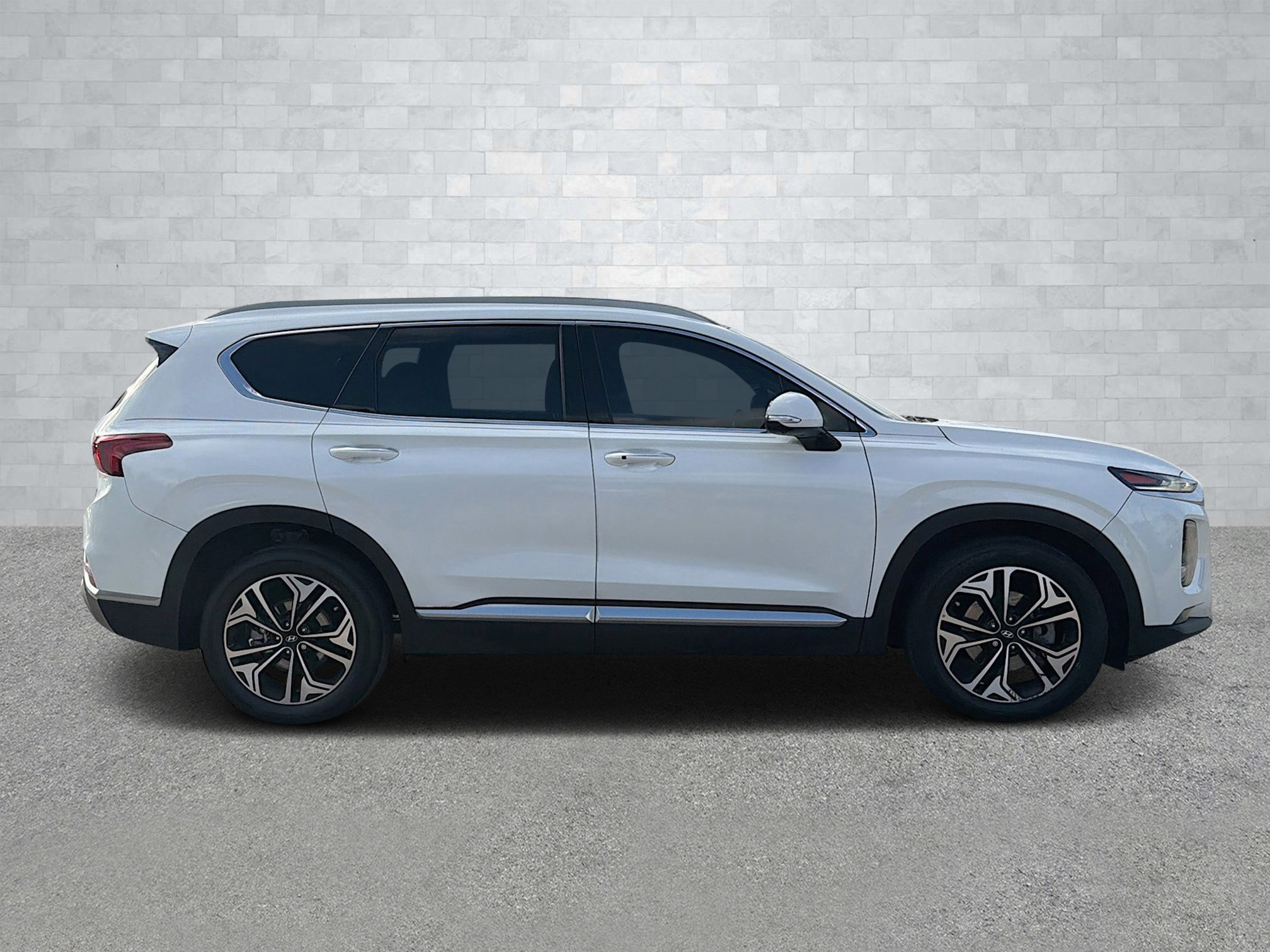 Used 2019 Hyundai Santa Fe FWD image 3