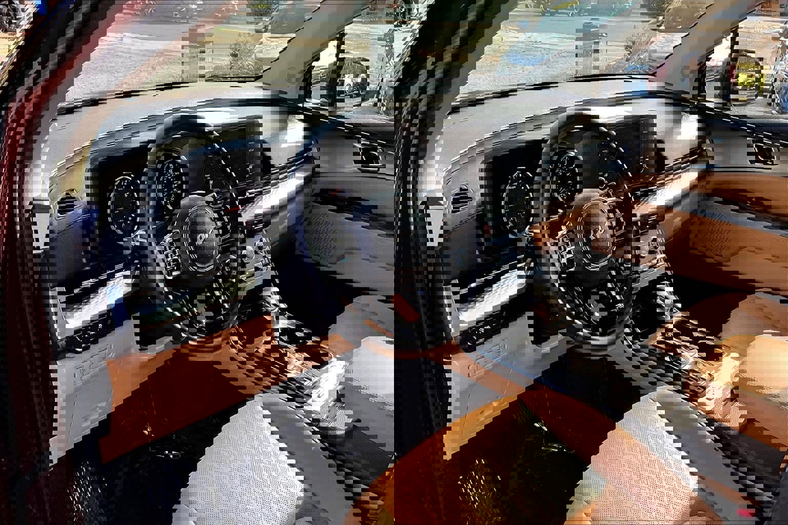 Used 2023 Kia Carnival LX image 13