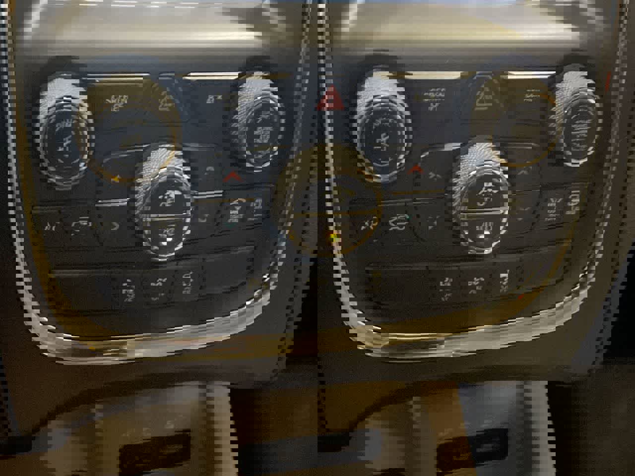 Used 2015 Dodge Durango Limited w/ Premium Group image 19